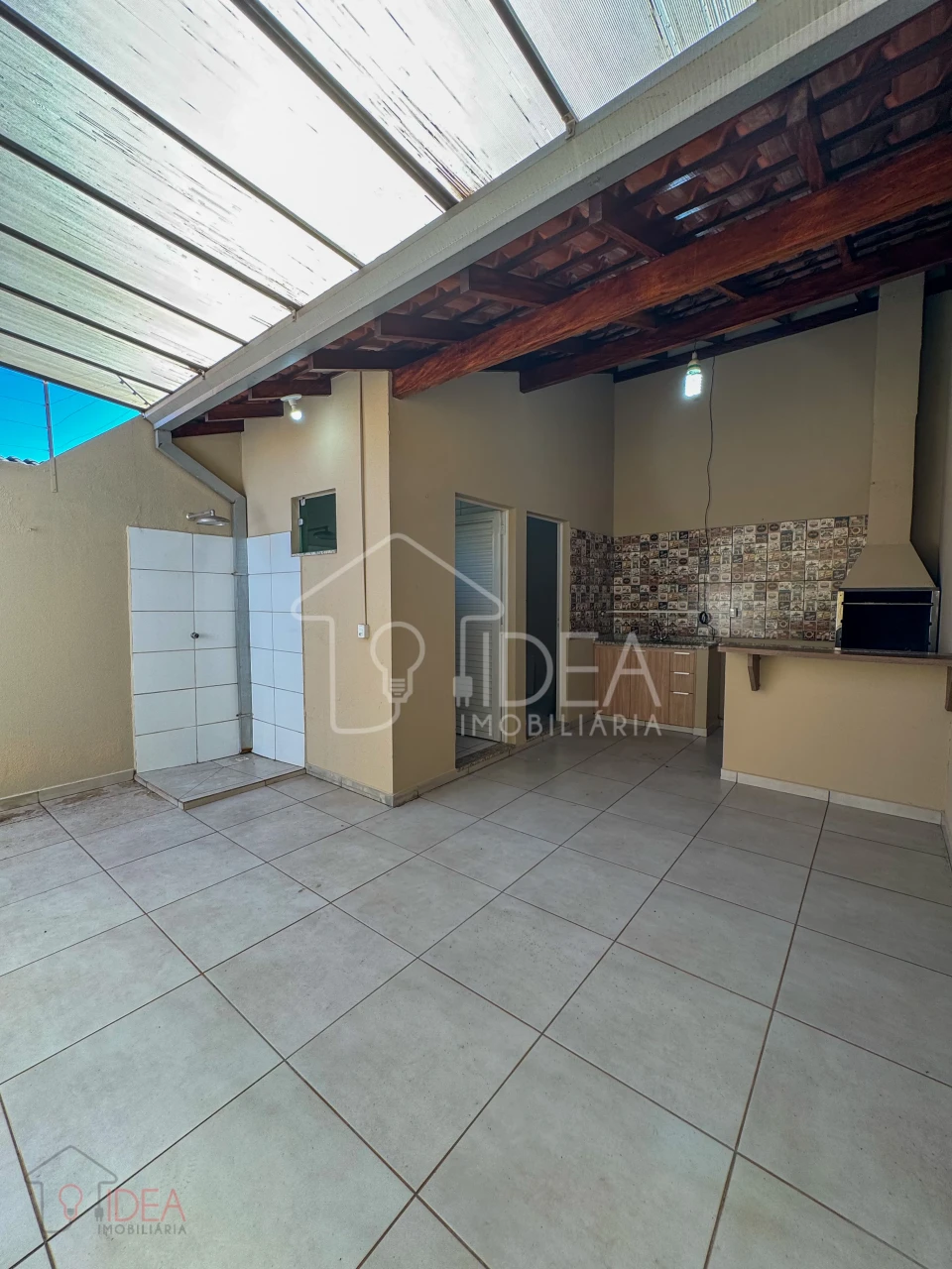 Casa com 3 dormitórios (sendo 1 suíte) Centro