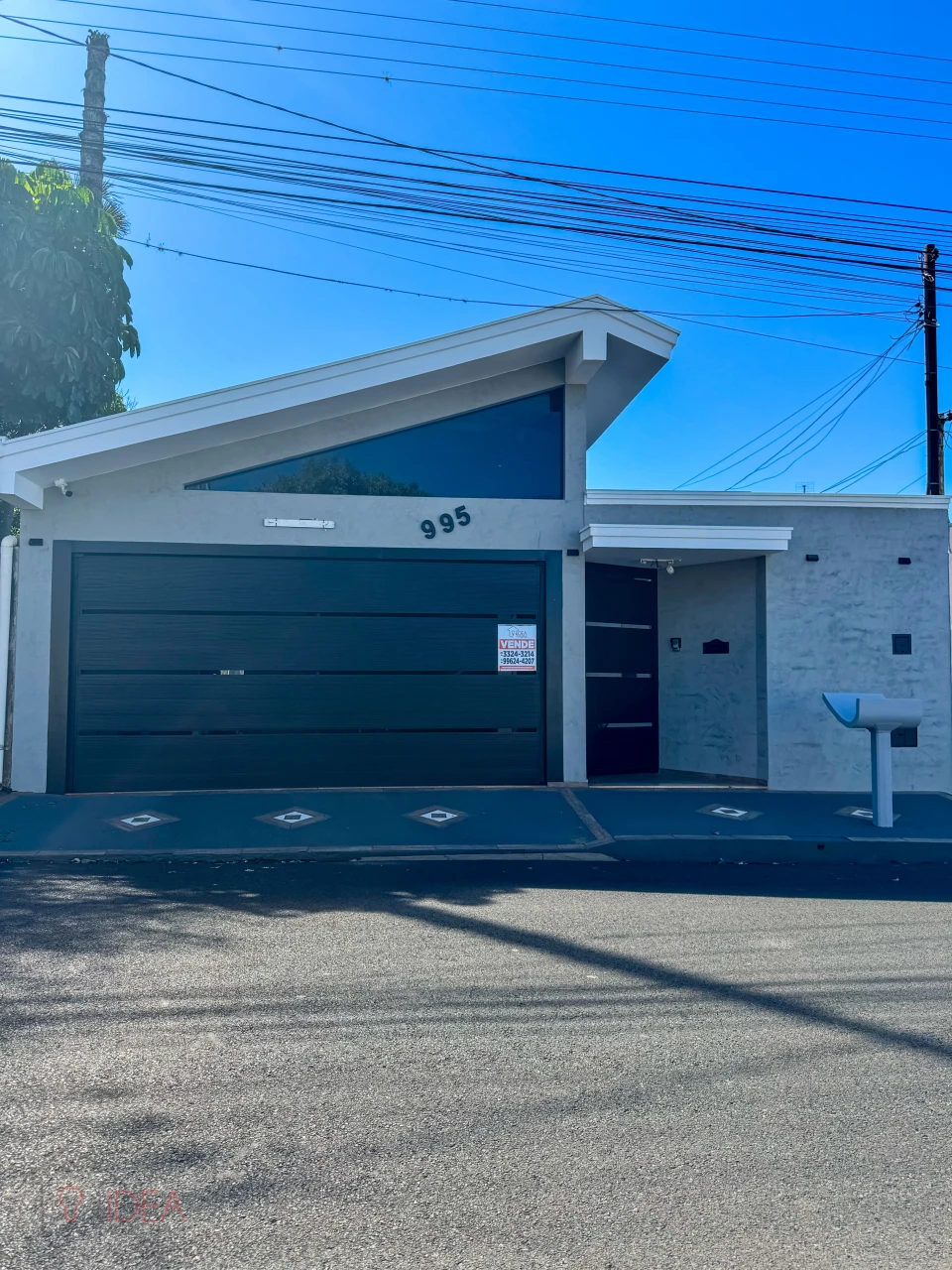 Casa com 3 dormitórios (sendo 1 suíte) Vila Central