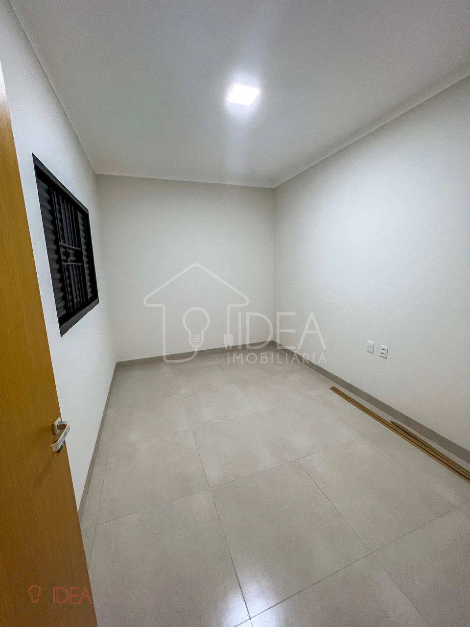 Casa com 3 dormitórios sendo 1 suíte - Jardim Paraná