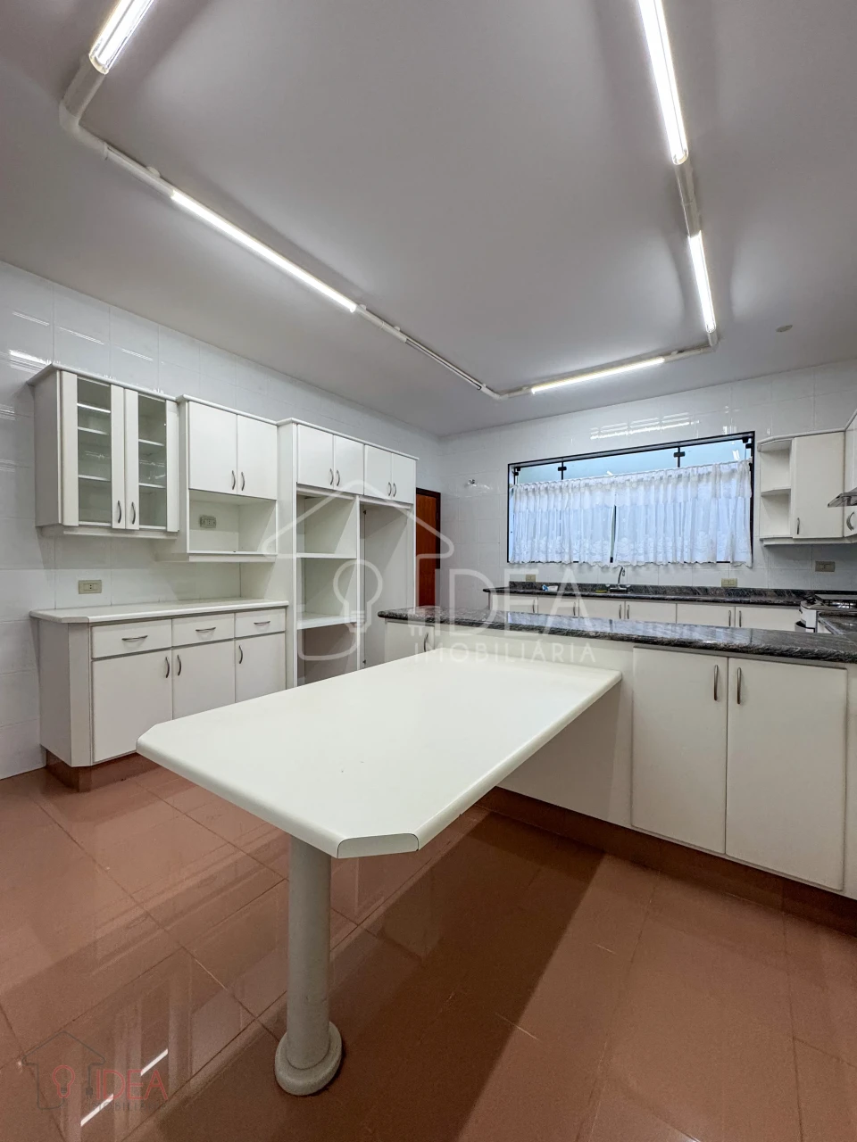 Imagens do imóveis Casa com 3 suítes (sendo 1 master com closet e banheira)  Jardim Europa