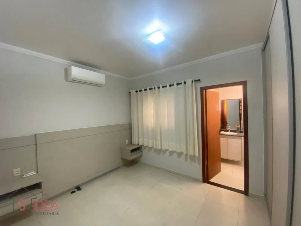 Imagens do imóveis Casa com 3 dormitórios sendo 1 Suíte - Vila Fiuza