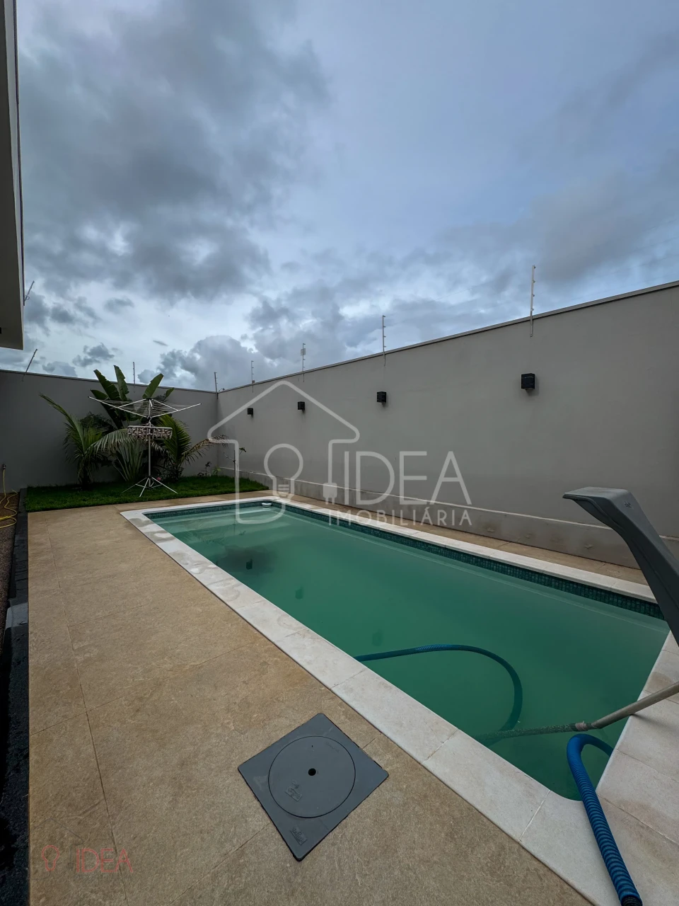 Casa com 3 dormitórios (sendo 2 suíte e 1 com closet) Jardim Valência