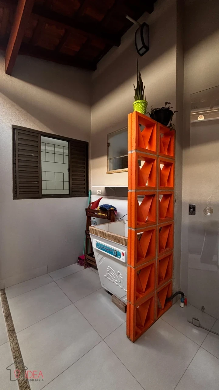 Casa com 2 dormitórios - Jardim Paraná