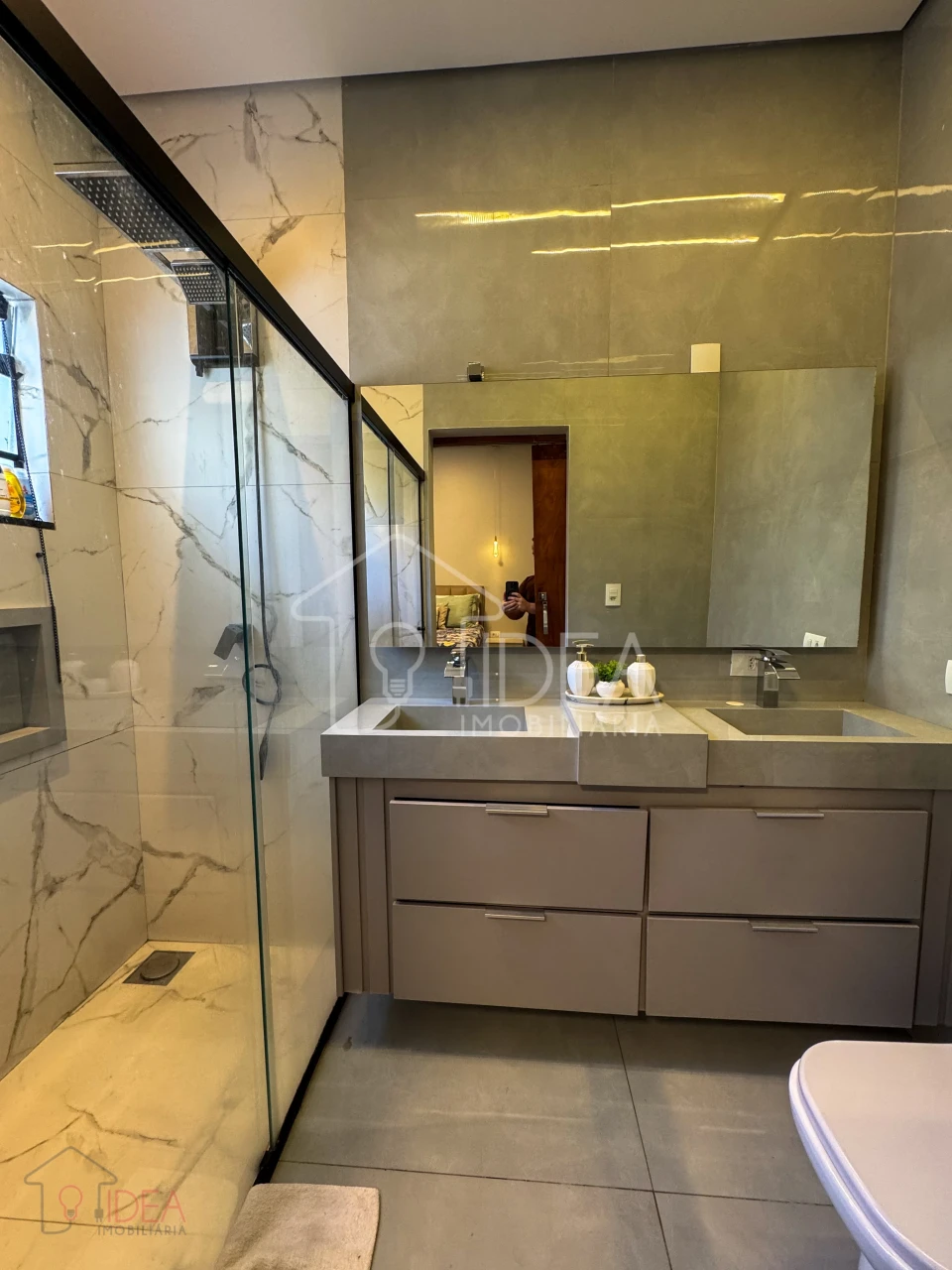 Imagens do imóveis Casa com 2 dormitórios (sendo 1 suíte) no Centro