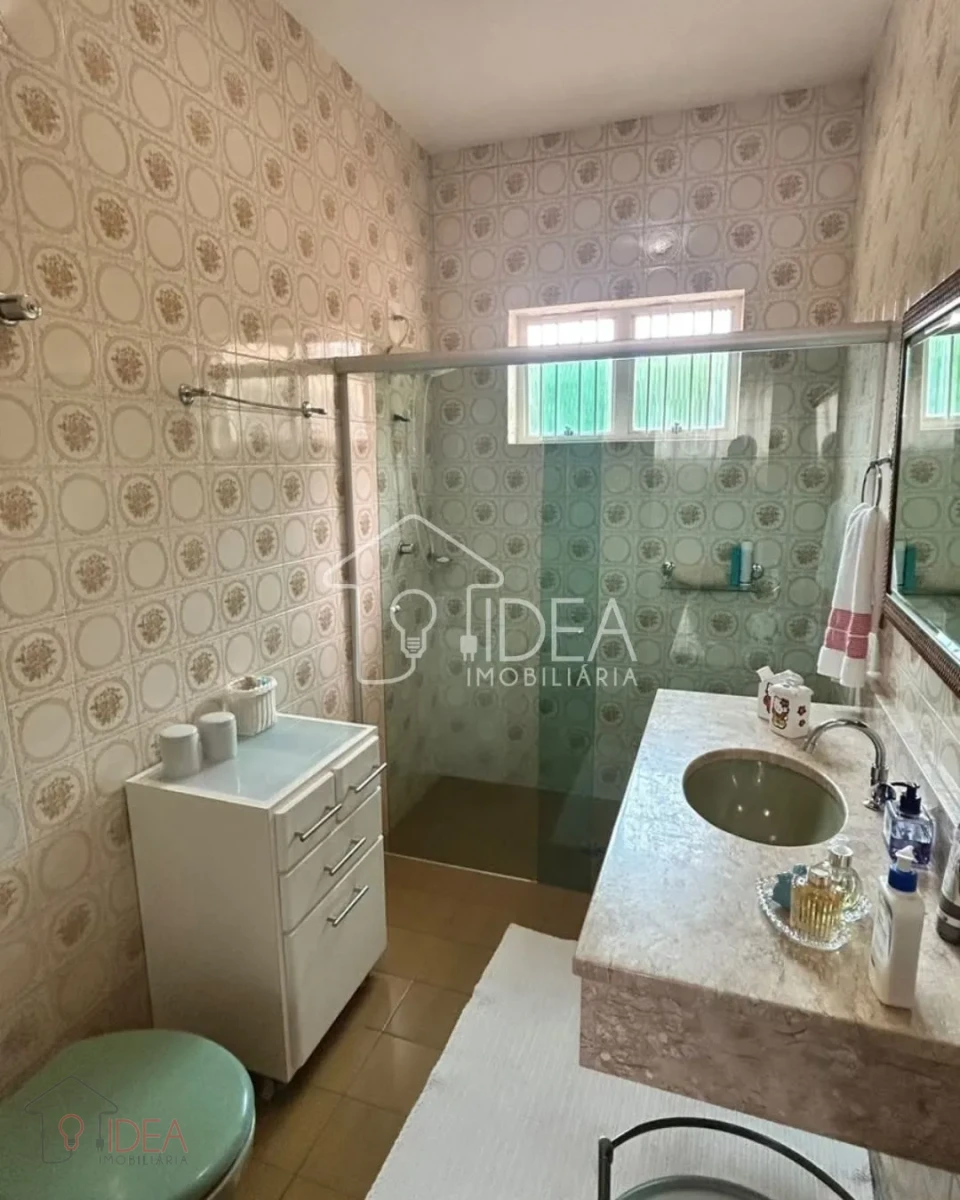 Imagens do imóveis Casa à Venda com 3 Dormitórios e 3 Vagas de Garagem na Vila Central