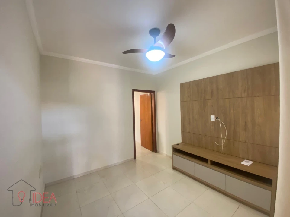 Imagens do imóveis Casa com 3 dormitórios sendo 1 Suíte - Vila Fiuza