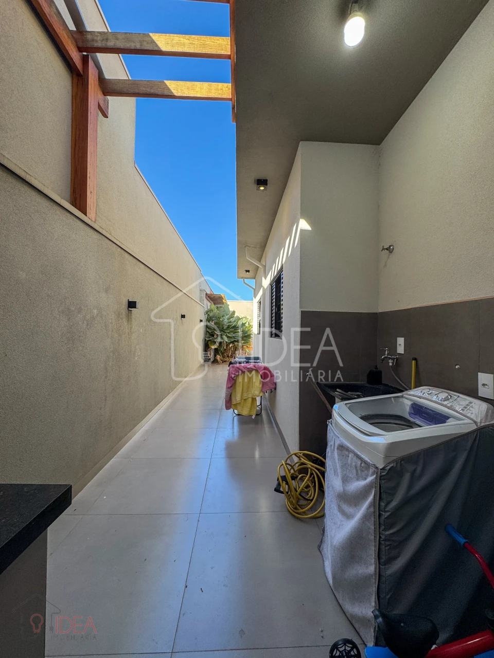 Imagens do imóveis Casa com 2 dormitórios (sendo 1 suíte) no Centro
