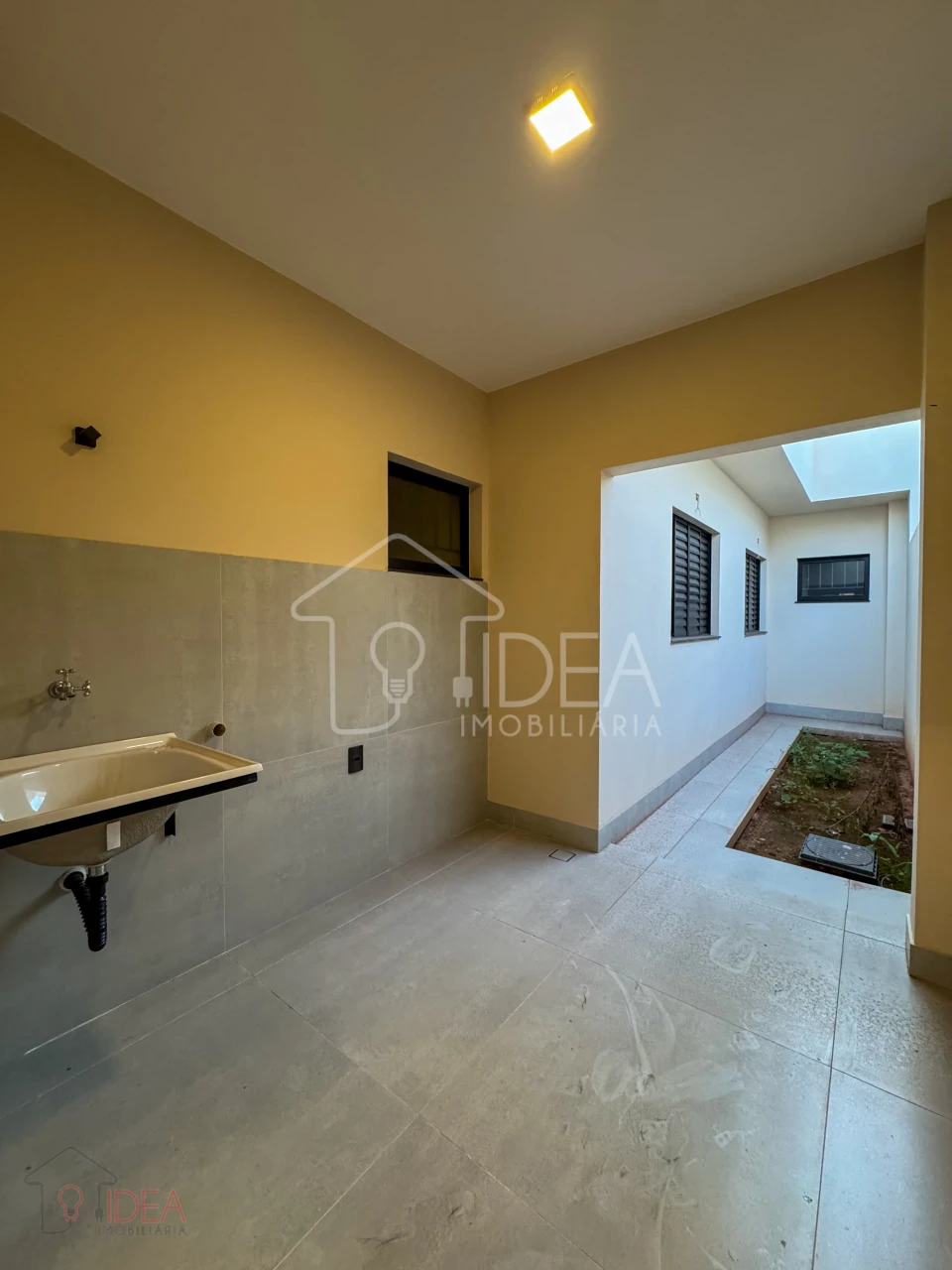 Casa com 2 dormitórios (Sendo 1 suíte com closet) Portal de São Francisco