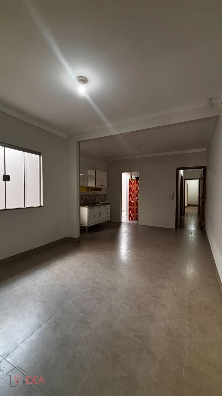 Casa com 2 dormitórios - Jardim Paraná