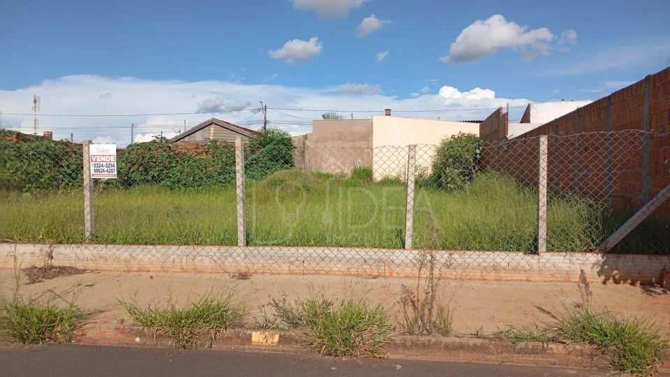 Terreno À Venda no bairro VENEZA