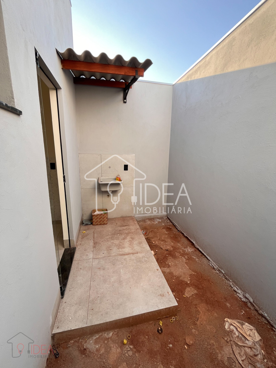 CASA COM 2 DORMITÓRIOS E 1 BANHEIRO - VILA SILVESTRE