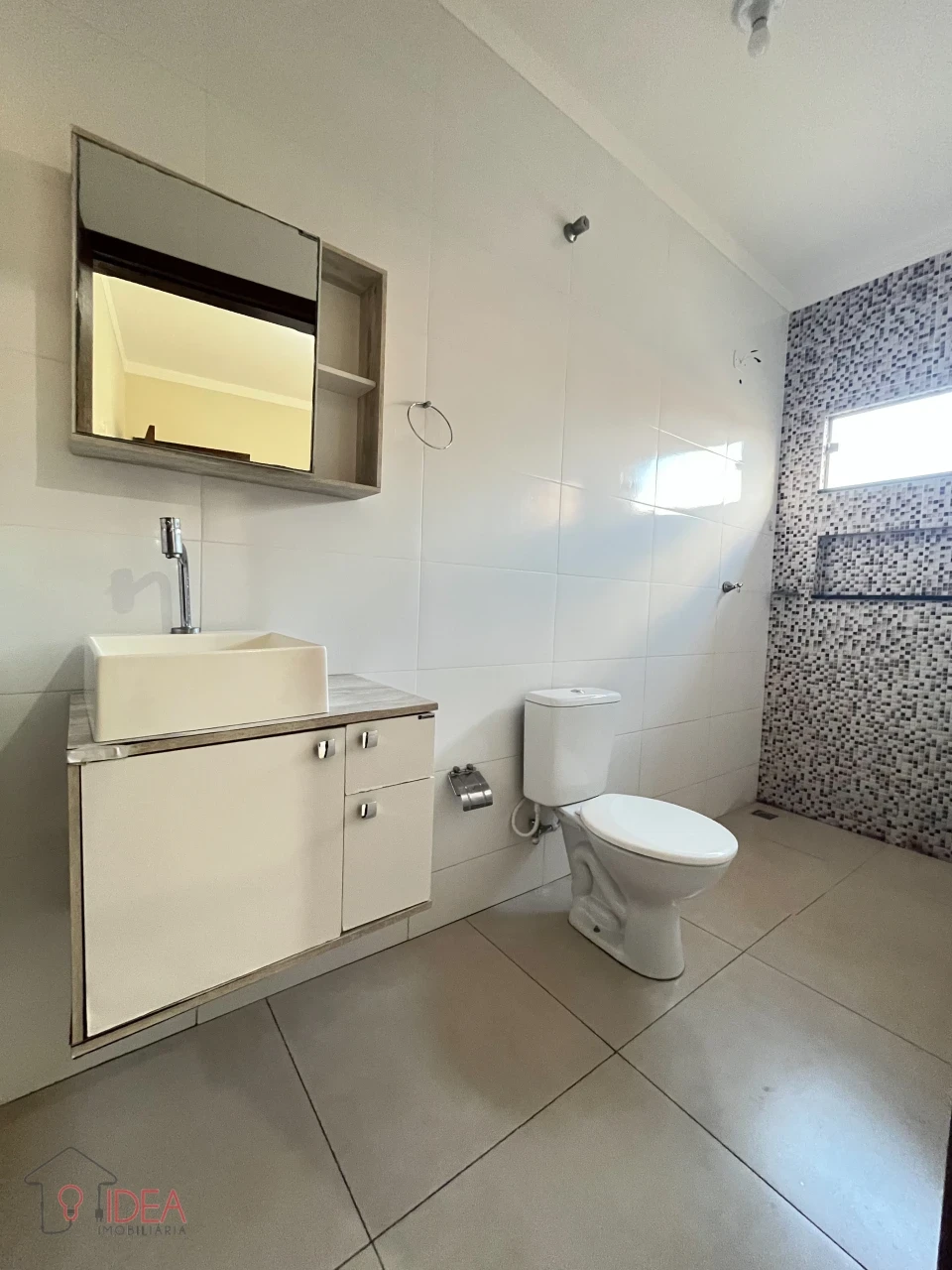 Imagens do imóveis Casa com 2 dormitórios sendo 1 suíte - Vila Nova  -  Cândido Mota