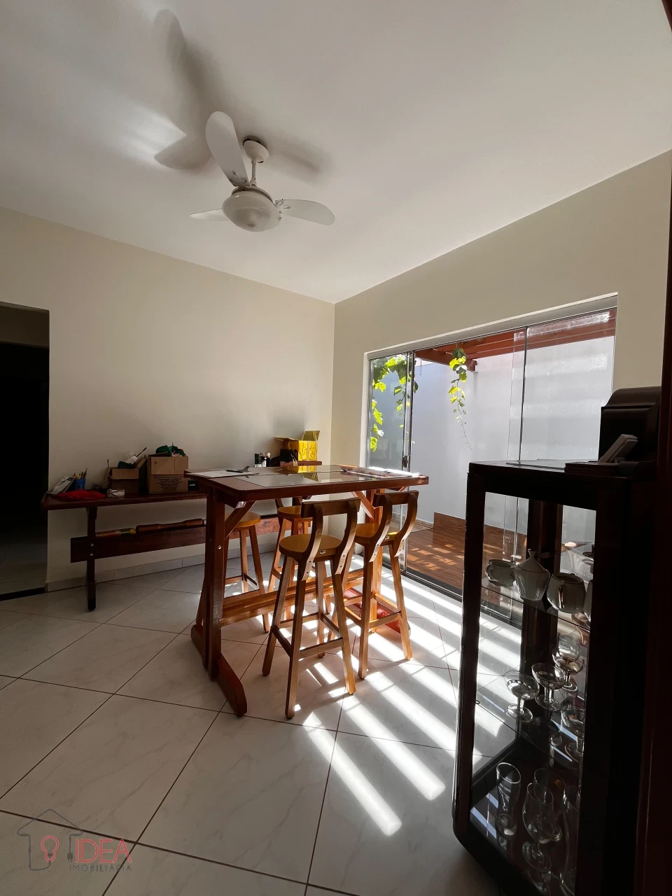 Casa com 3 dormitórios sendo 1 Suíte - Vila Ribeiro