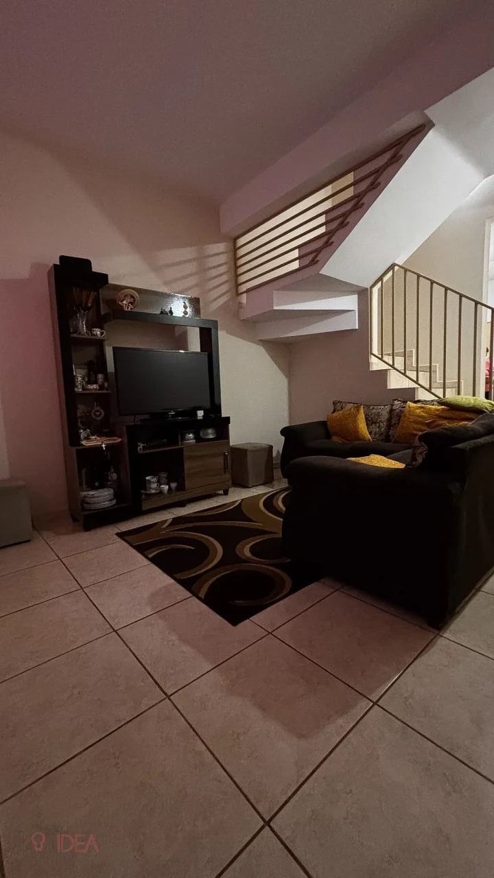 Imagens do imóveis Casa com 2 Dormitórios -  Jardim São Nicolau