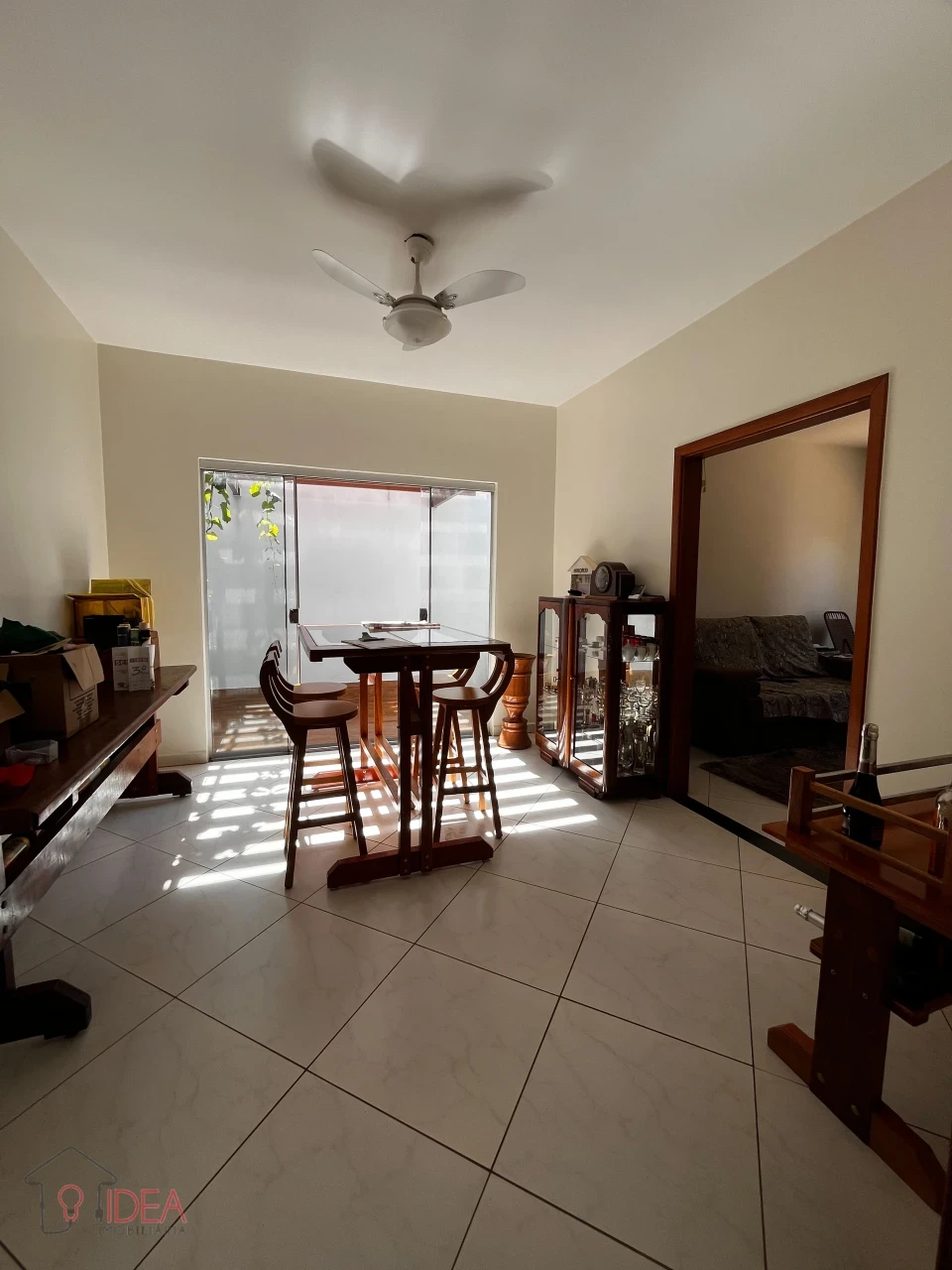 Casa com 3 dormitórios sendo 1 Suíte - Vila Ribeiro