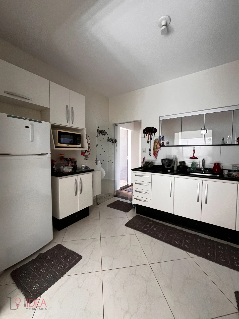 Casa com 3 dormitórios sendo 1 Suíte - Vila Ribeiro