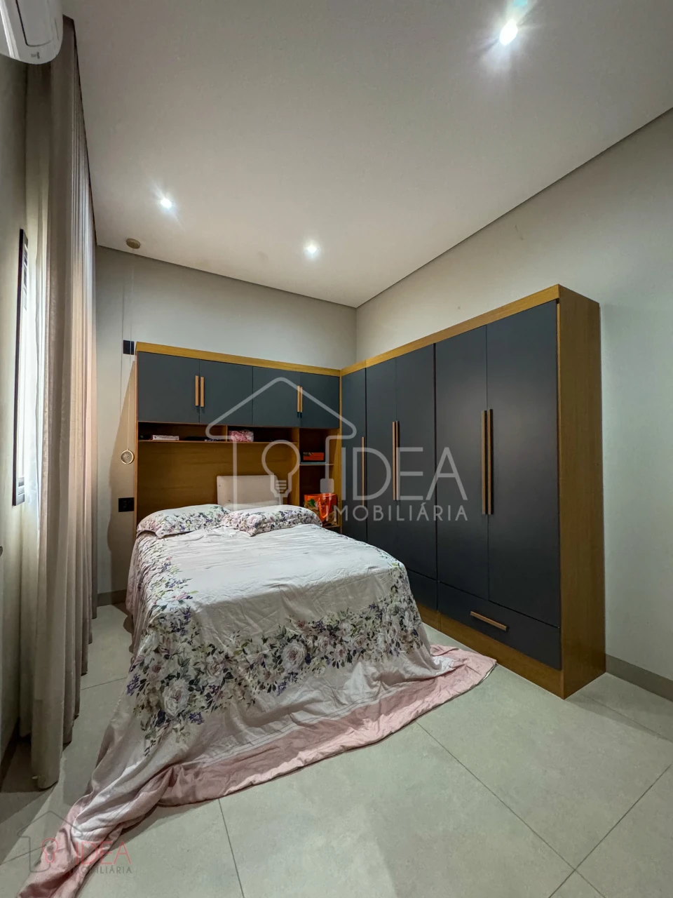 Casa com 3 dormitórios (sendo 2 suíte e 1 com closet) Jardim Valência