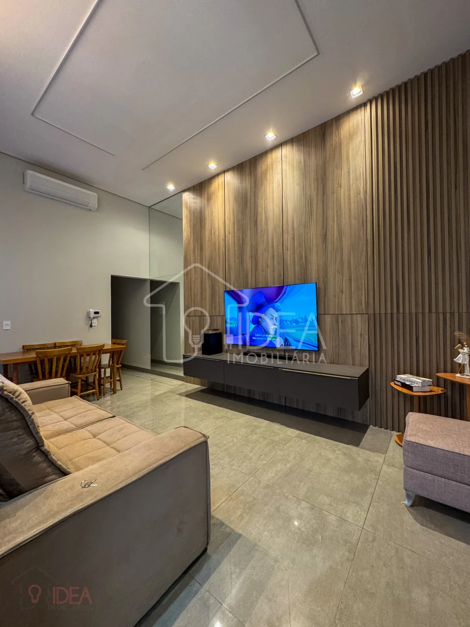 Imagens do imóveis Casa com 2 dormitórios (sendo 1 suíte) no Centro