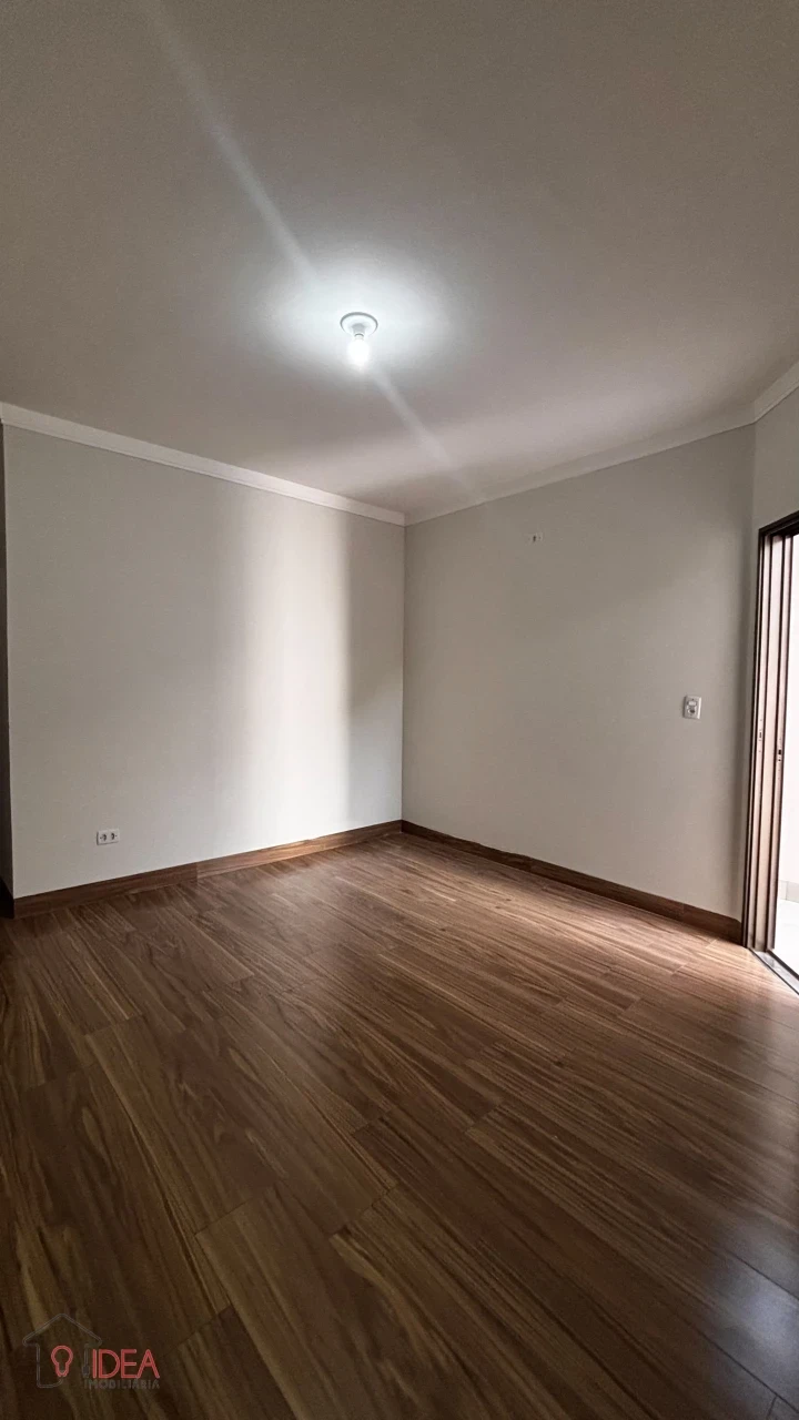 Casa com 2 dormitórios - Jardim Paraná