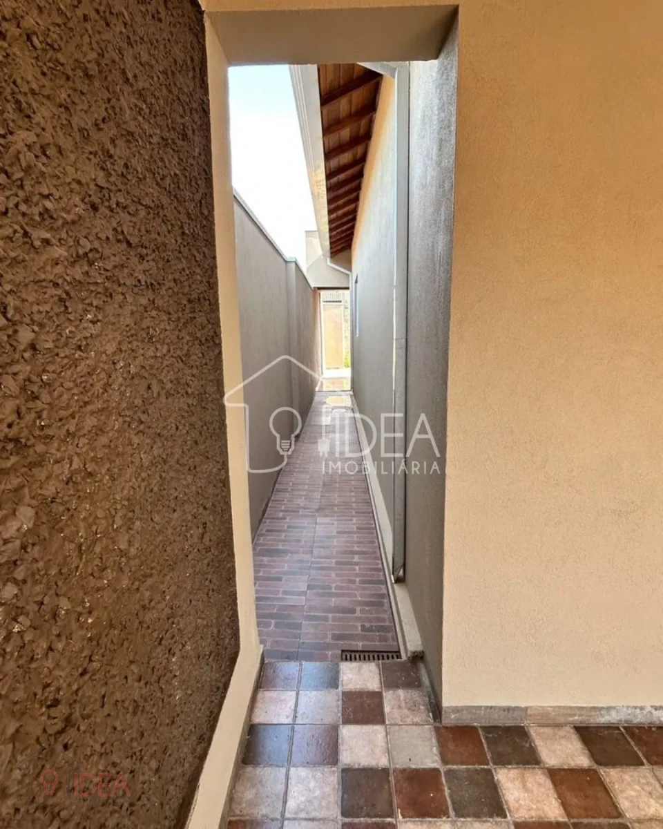 Casa com 3 dormitórios (sendo 1 suíte) centro