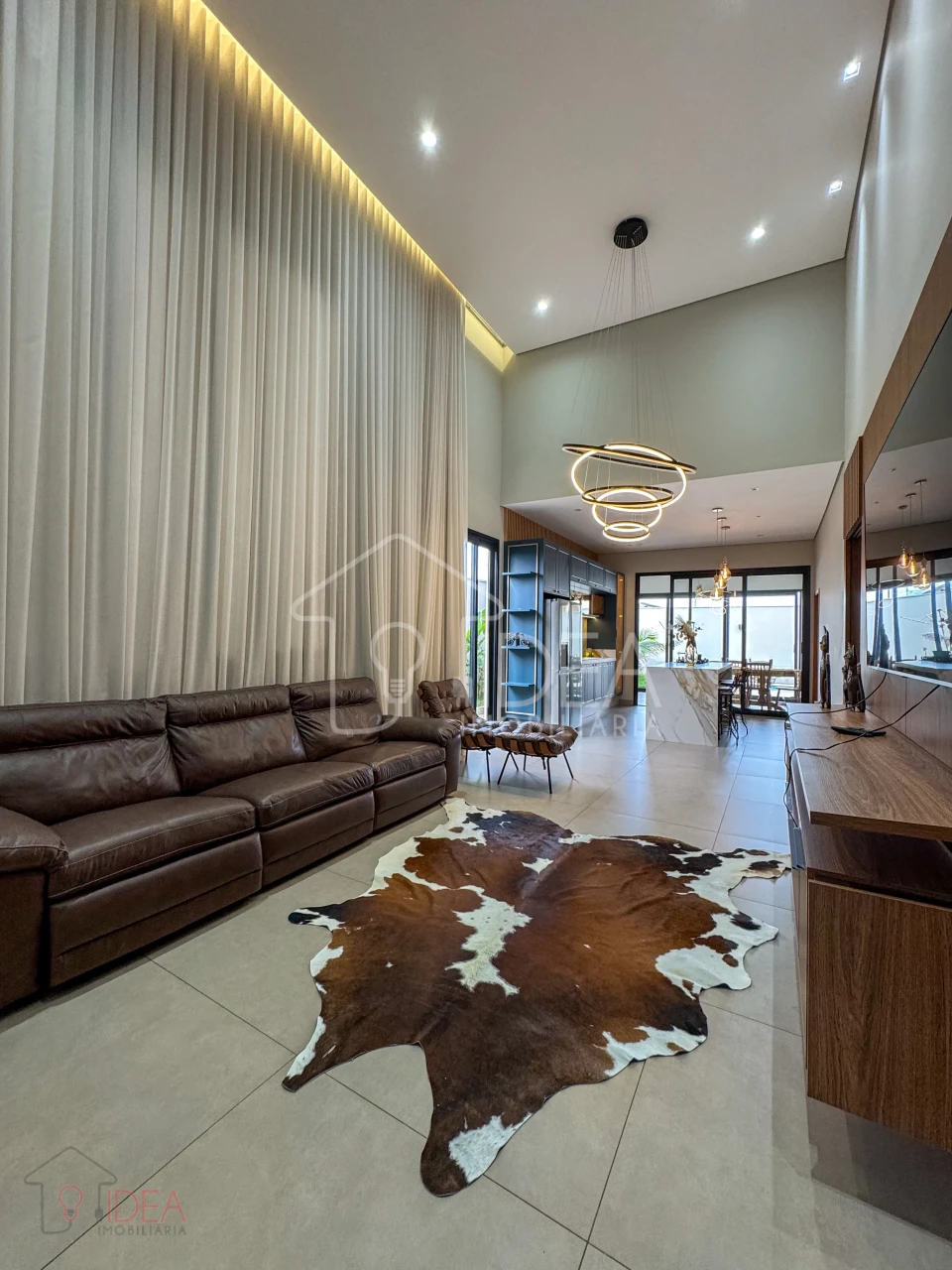Casa com 3 dormitórios (sendo 2 suíte e 1 com closet) Jardim Valência