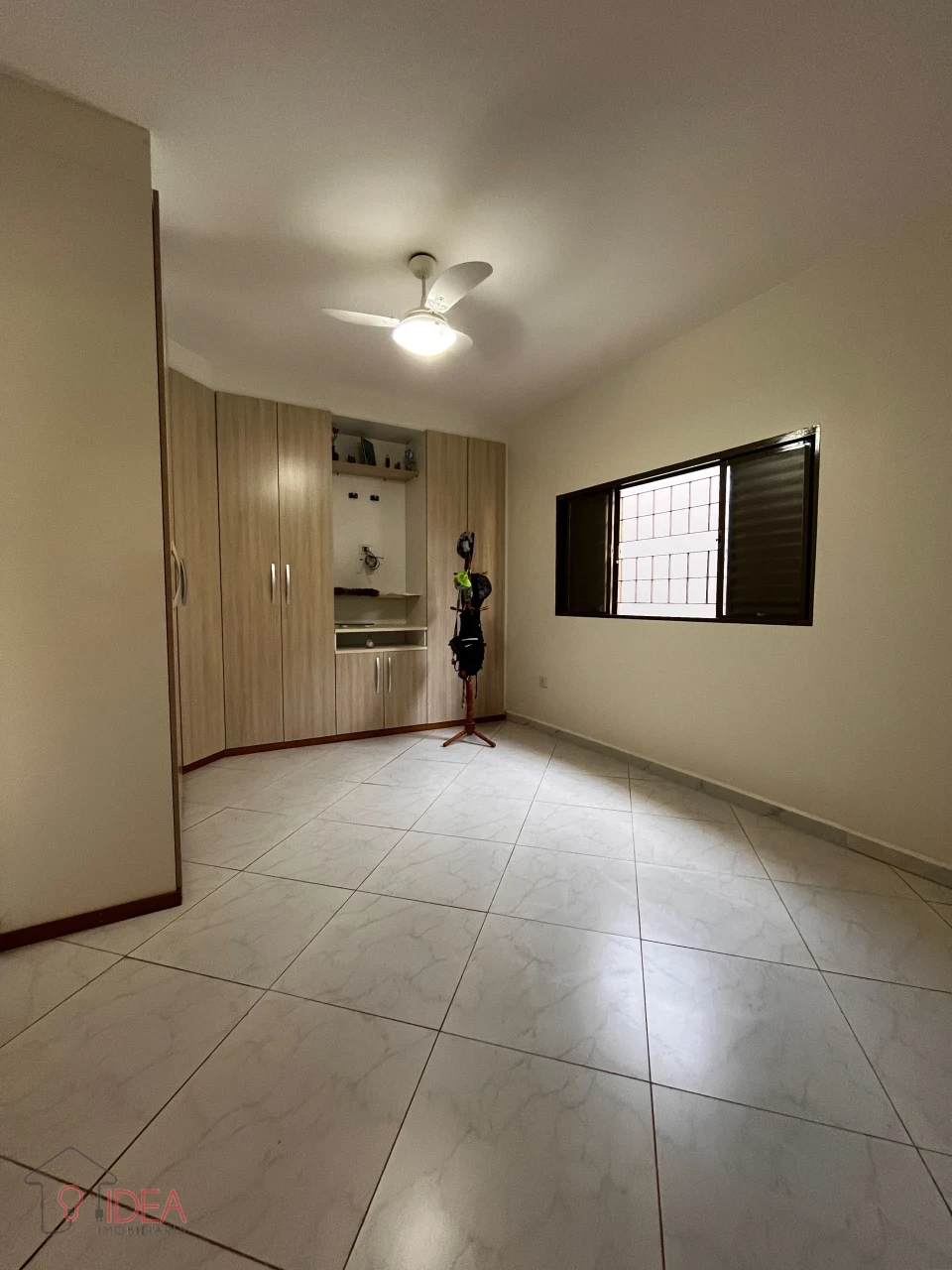 Casa com 3 dormitórios sendo 1 Suíte - Vila Ribeiro
