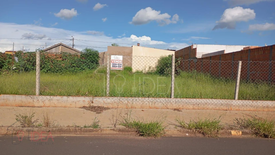 Terreno À Venda no bairro VENEZA