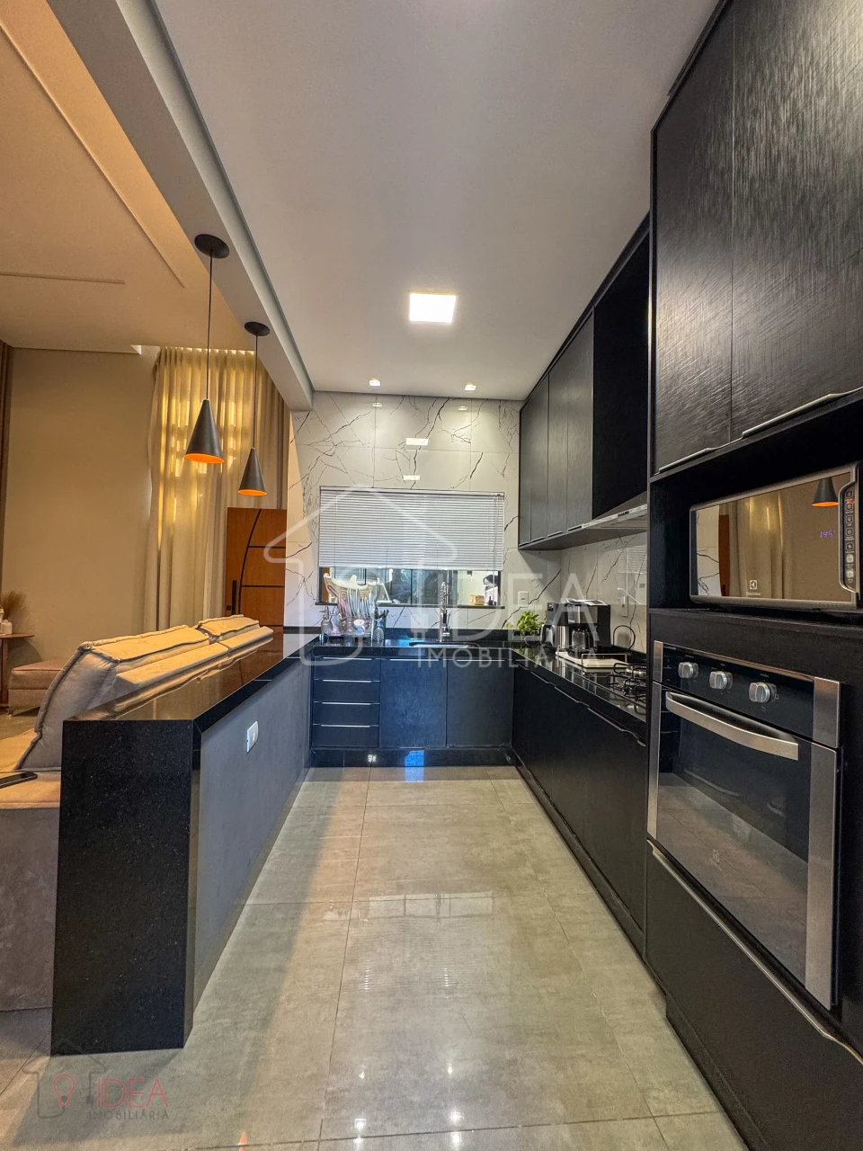 Imagens do imóveis Casa com 2 dormitórios (sendo 1 suíte) no Centro