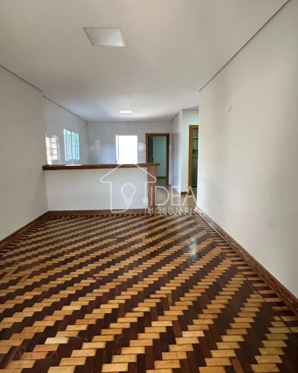 Casa com 3 dormitórios (sendo 1 suíte) centro
