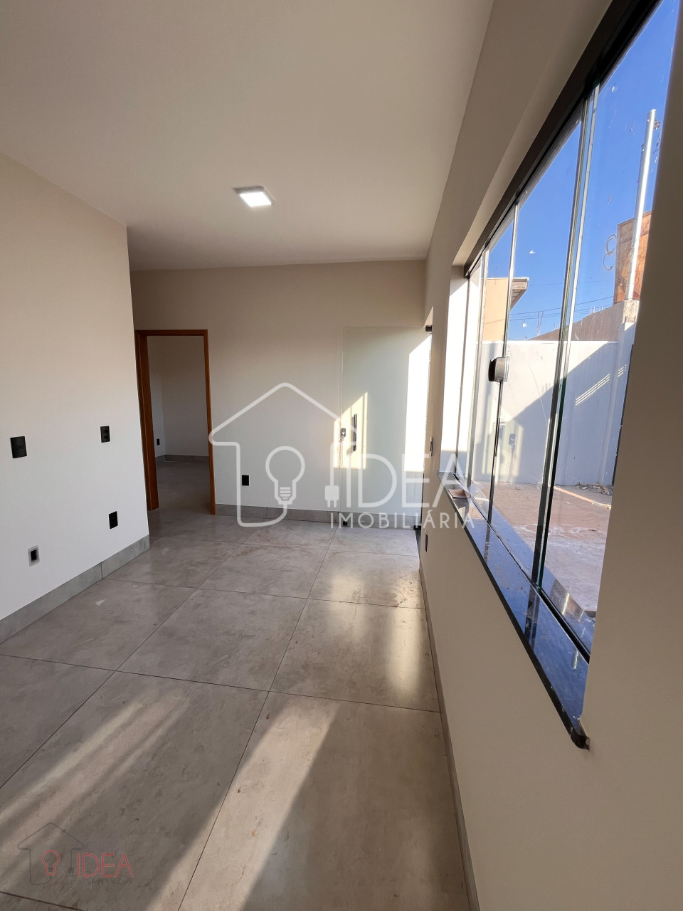 CASA COM 2 DORMITÓRIOS E 1 BANHEIRO - VILA SILVESTRE