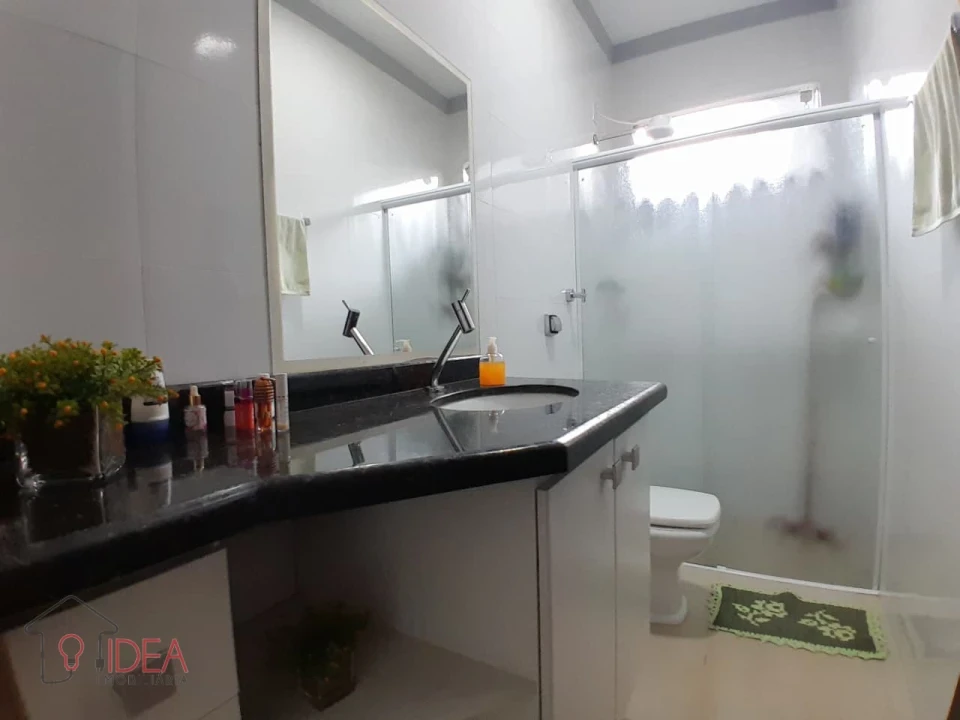 Imagens do imóveis Casa com 4 dormitórios sendo uma suíte -Vila Xavier