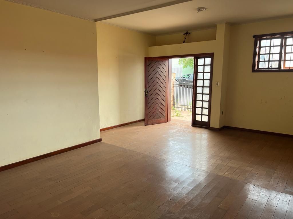 Casa com 3 dormitórios  -  Centro Imagens do imóveis Casa com 3 dormitórios  -  Centro