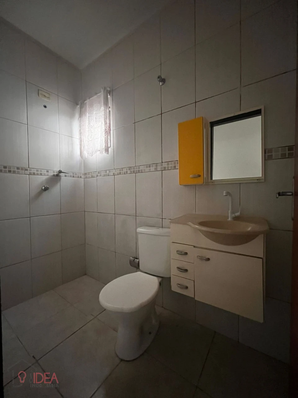 Casa com 2 dormitórios sendo 1 suite - Vila Maria Izabel