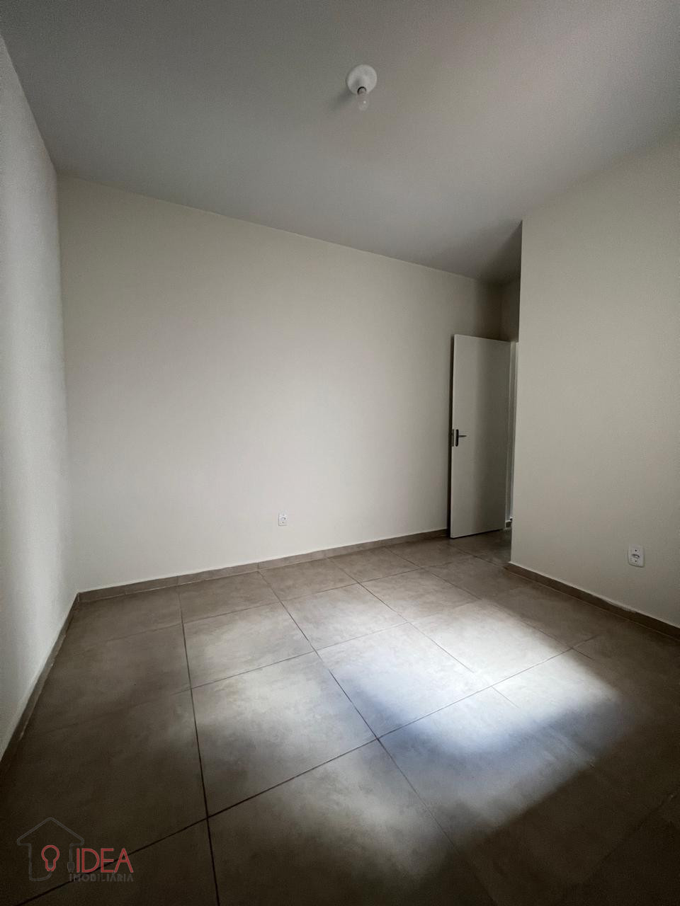 Imagens do imóveis Casa com 2 dormitórios sendo 1 suíte - Residencial Assis Garden