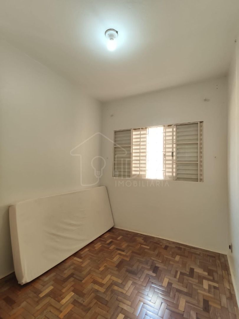 Casa com 3 dormitórios (Sendo 1 suíte) Vila Xavier