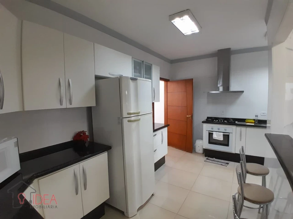 Imagens do imóveis Casa com 4 dormitórios sendo uma suíte -Vila Xavier