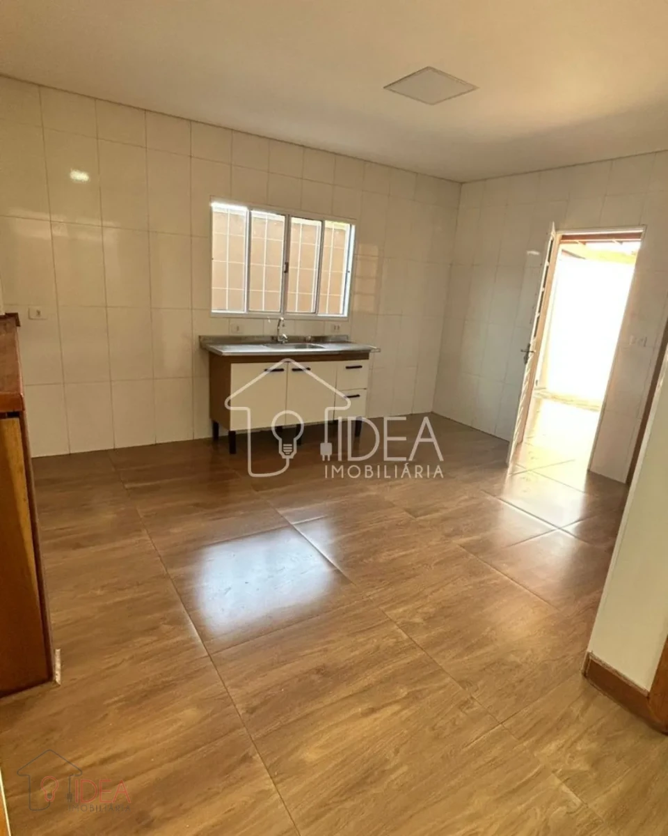 Casa com 3 dormitórios (sendo 1 suíte) centro