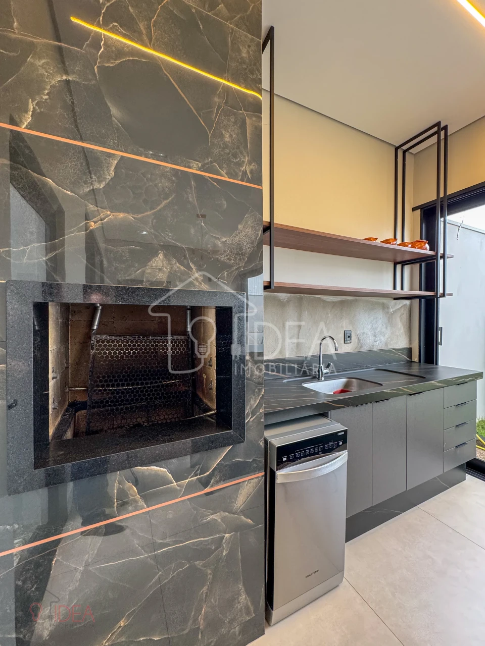 Casa com 3 dormitórios (sendo 2 suíte e 1 com closet) Jardim Valência