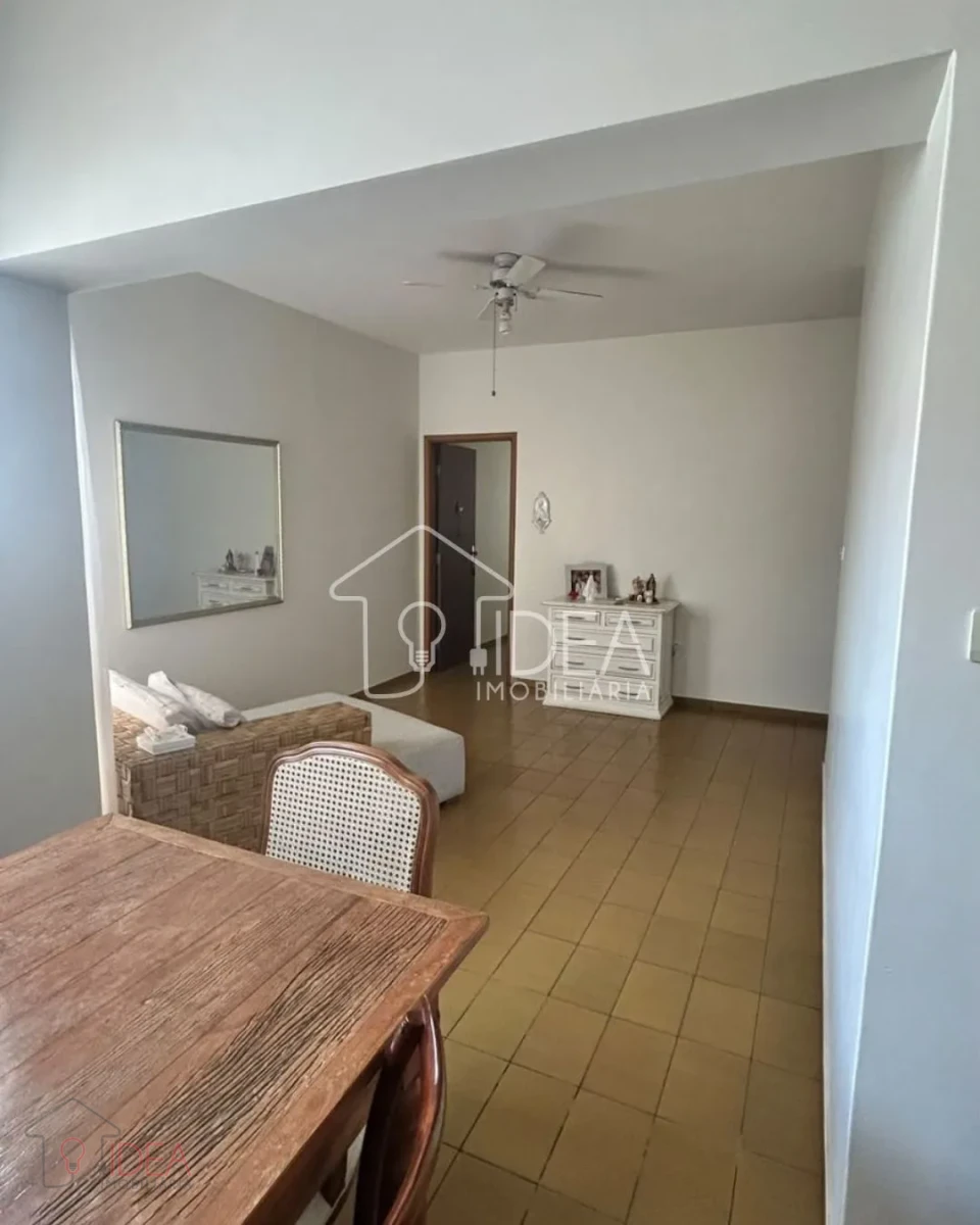 Imagens do imóveis Casa à Venda com 3 Dormitórios e 3 Vagas de Garagem na Vila Central