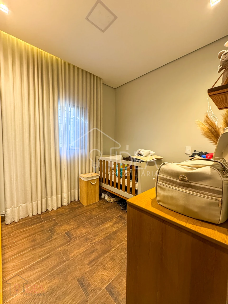 Imagens do imóveis Casa com 2 dormitórios (sendo 1 suíte) no Centro