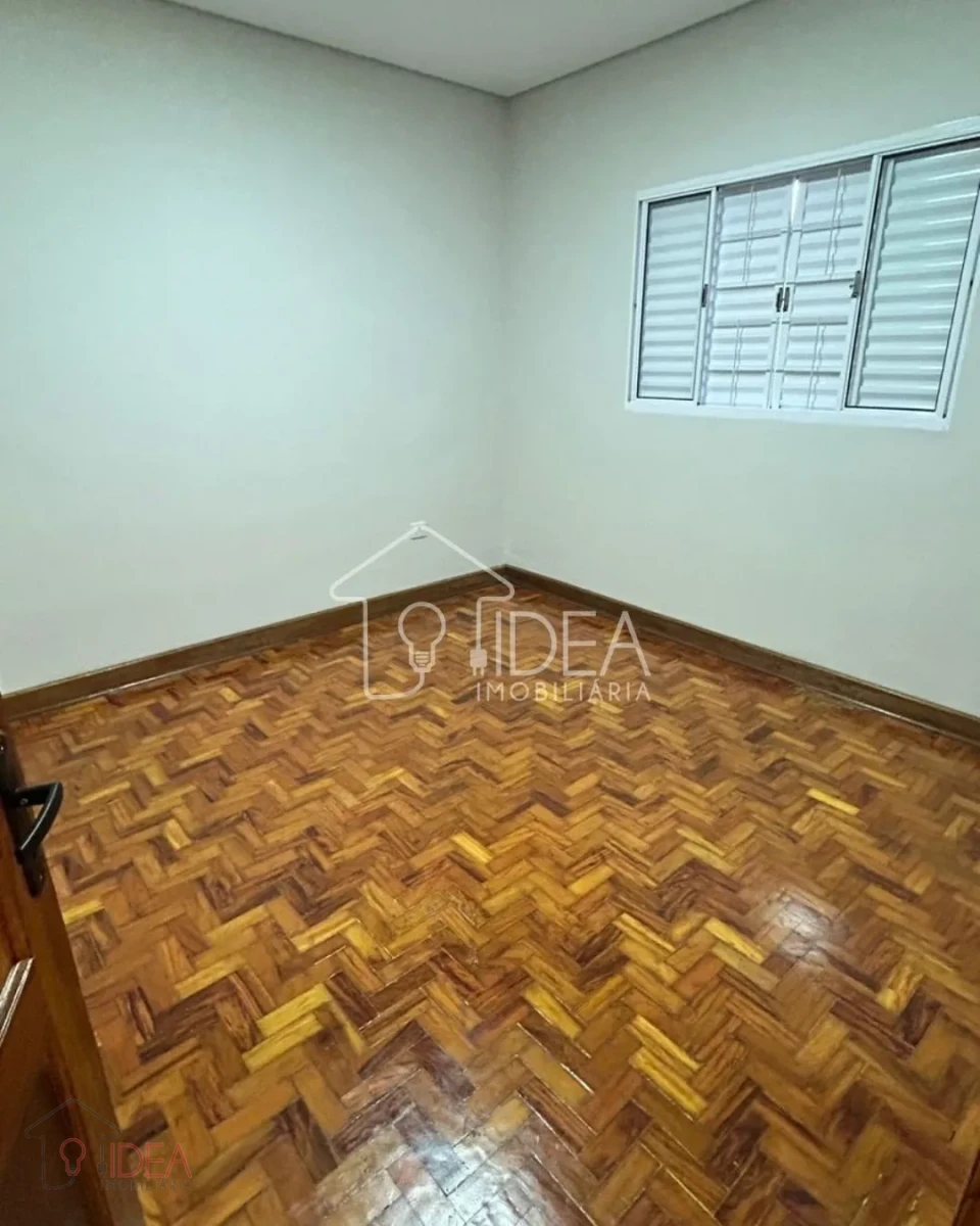 Casa com 3 dormitórios (sendo 1 suíte) centro