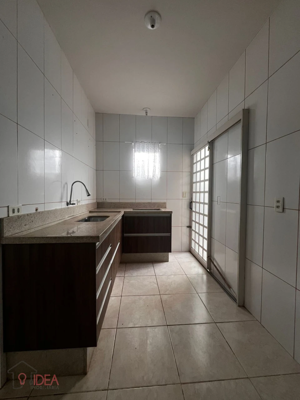 Casa com 2 dormitórios sendo 1 suite - Vila Maria Izabel