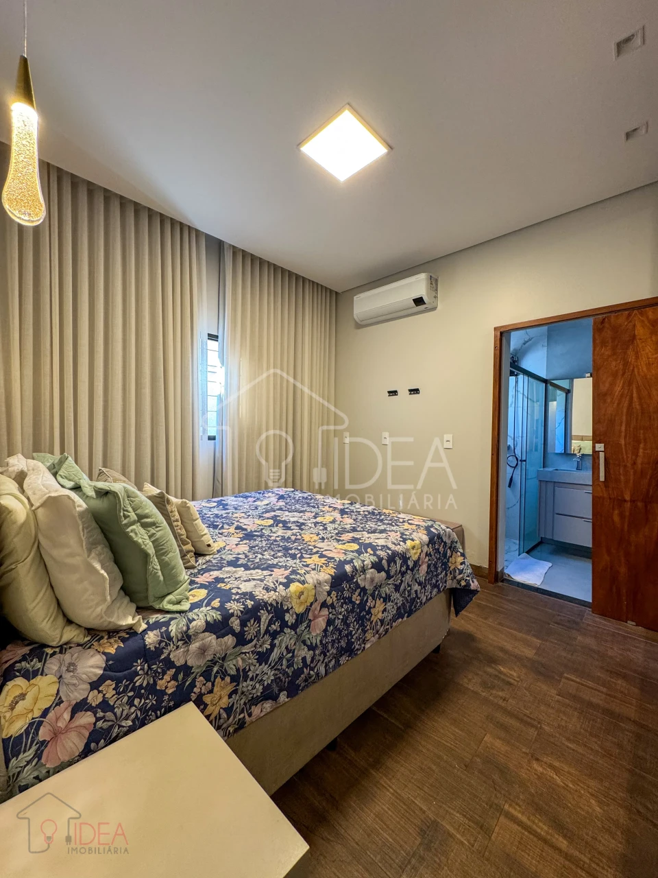 Imagens do imóveis Casa com 2 dormitórios (sendo 1 suíte) no Centro