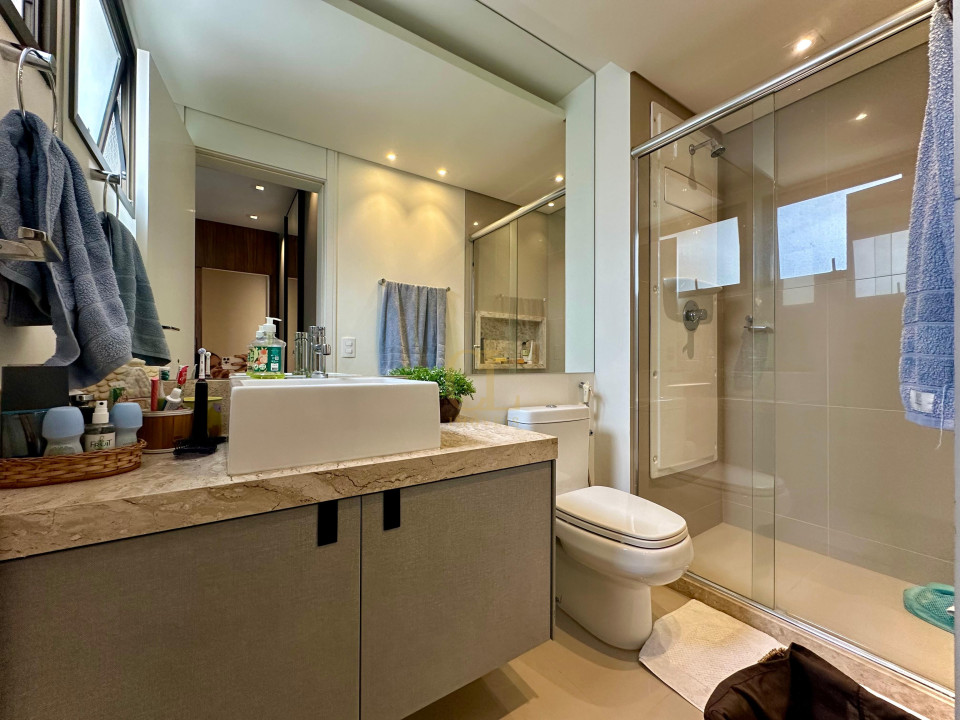 Apartamento moderno com 03 suítes - Edif. Maison Veyron