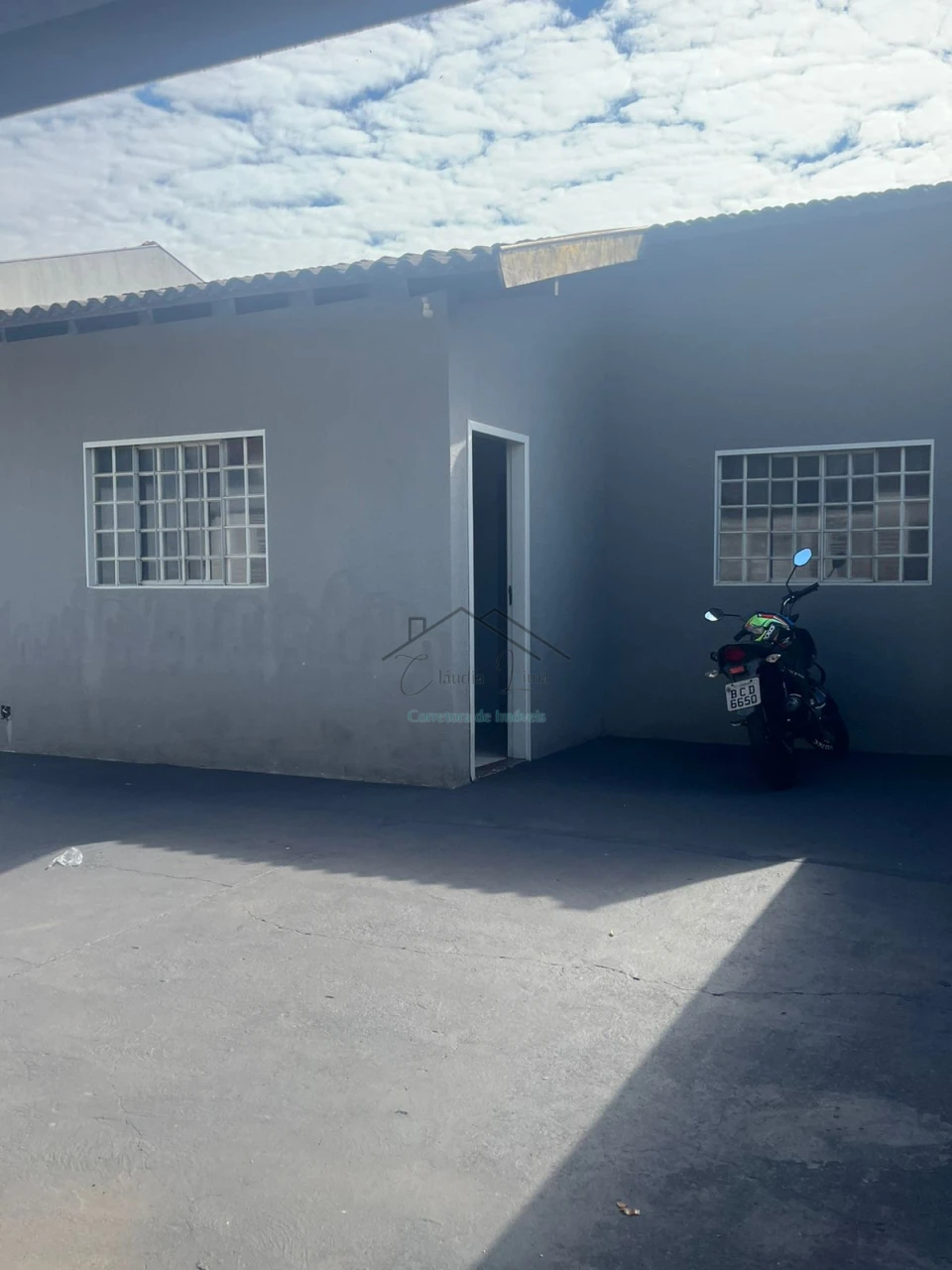 Imagens do imóveis Vende-se casa de terreno sozinho na Zona Sul