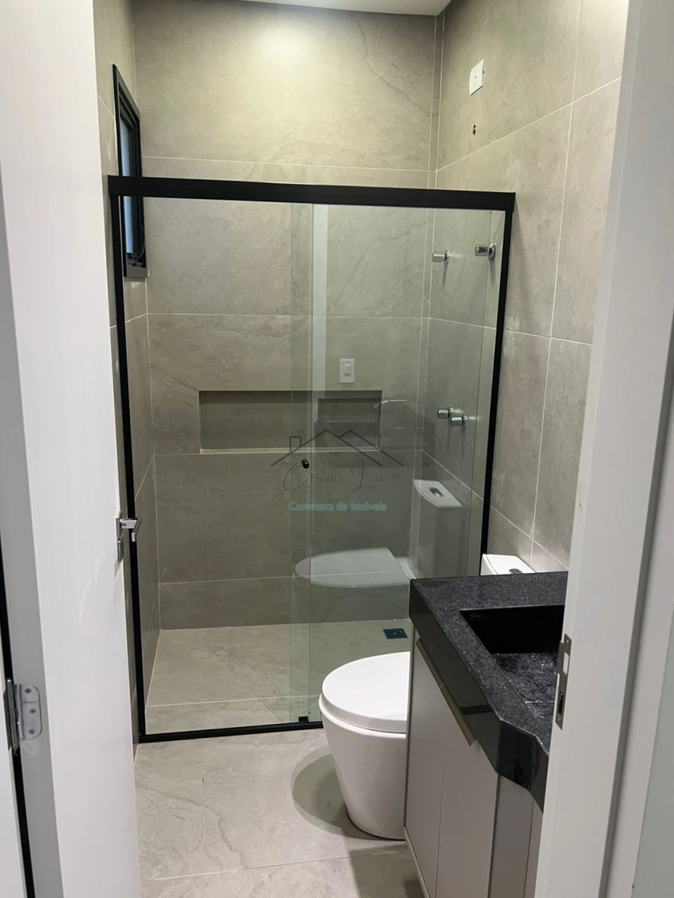 Imagens do imóveis vende-se sobrado em condomínio na região leste