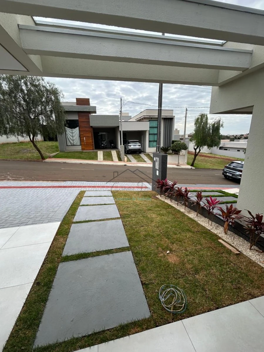 Imagens do imóveis Vende-se casa no CONDOMÍNIO HEIMTAL PARK