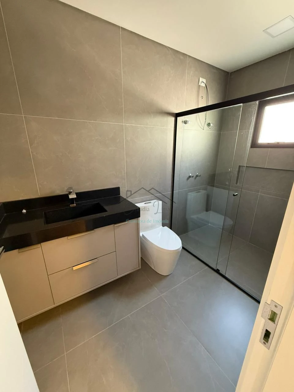 Imagens do imóveis vende-se sobrado no paysage araçari