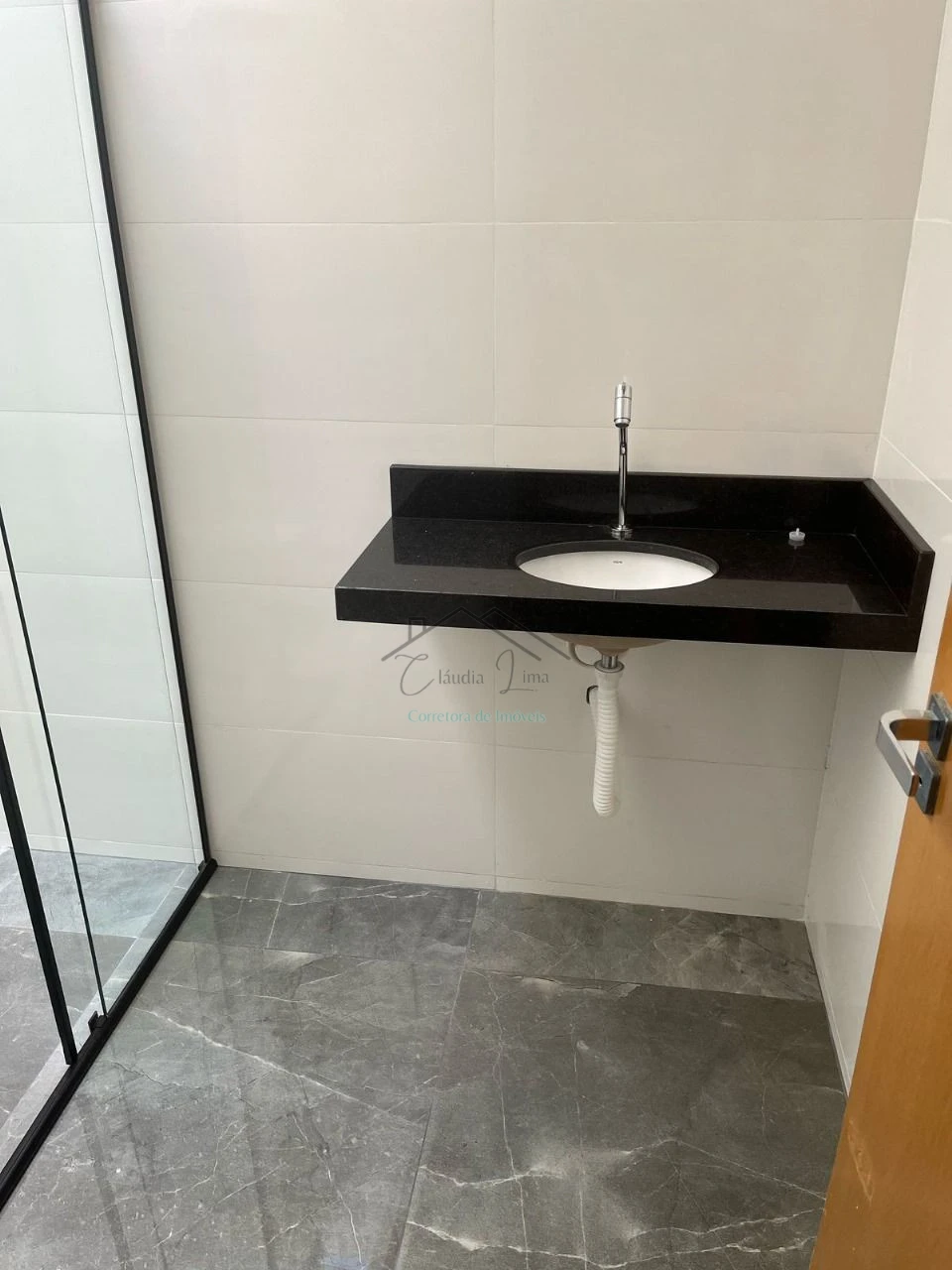 Imagens do imóveis vende-se casa com churrasqueira próxima a uel