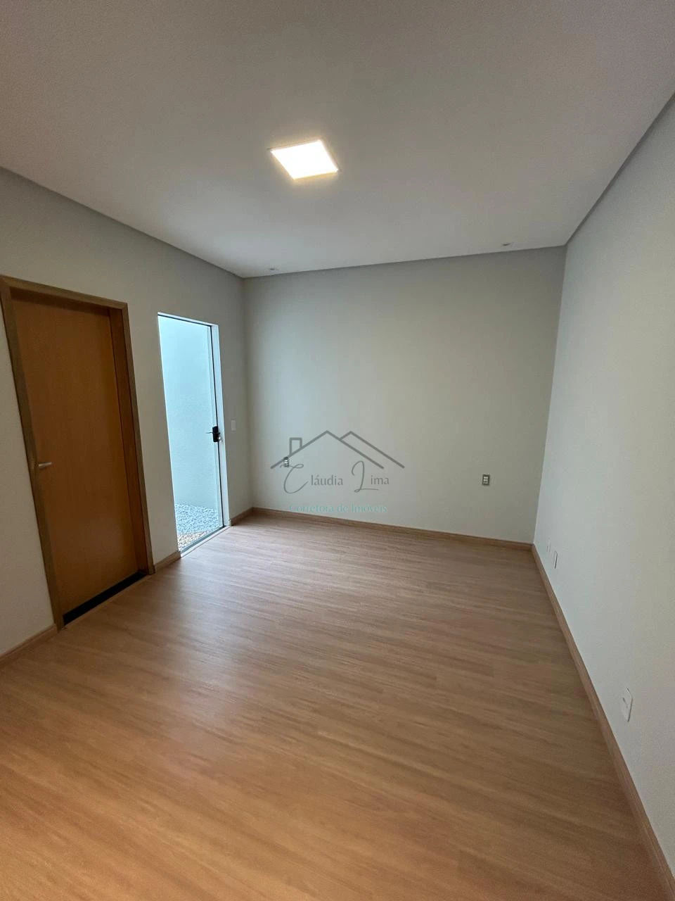 Imagens do imóveis Vende-se casa no CONDOMÍNIO HEIMTAL PARK